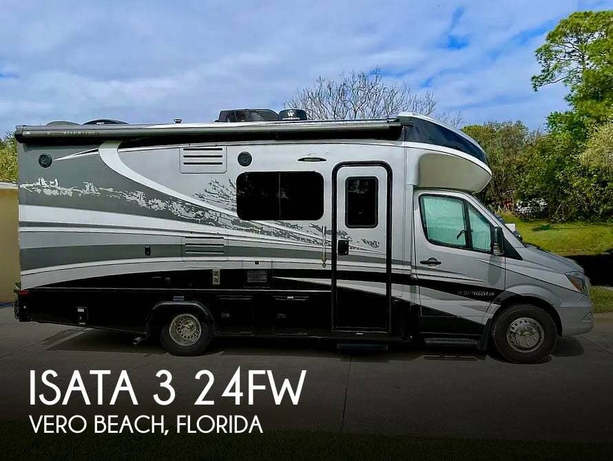 Used 2019 Dynamax Corp  Isata 3 24FW available in Vero Beach, Florida