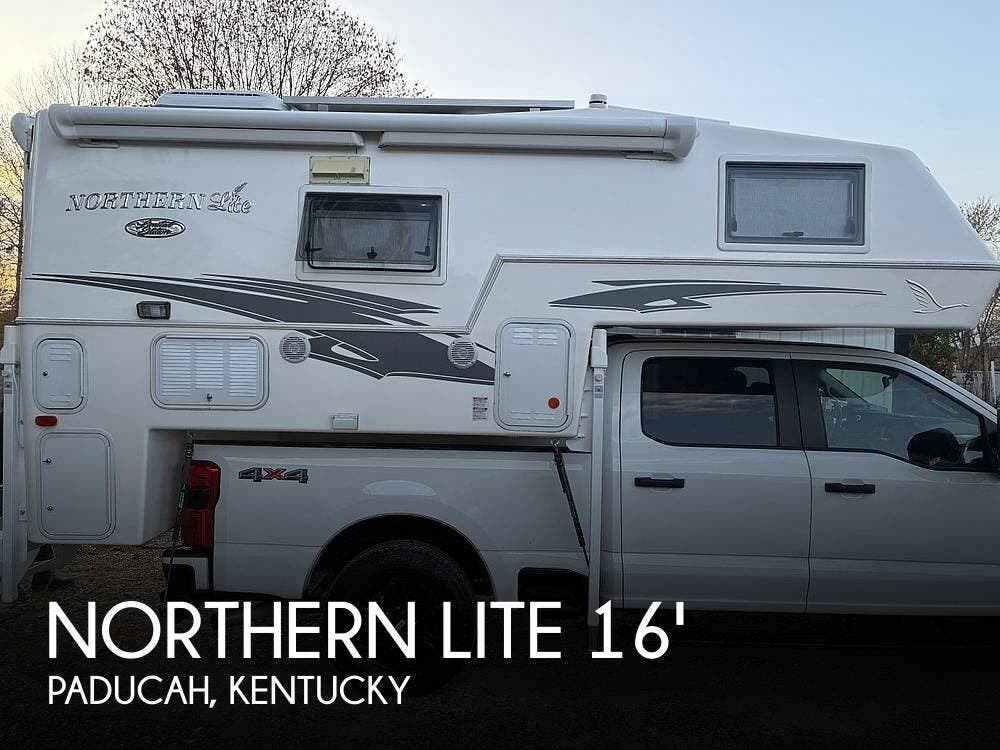 Used 2024 Northern Lite Lite Northern  8-11EXLE Wet Bath available in Paducah, Kentucky