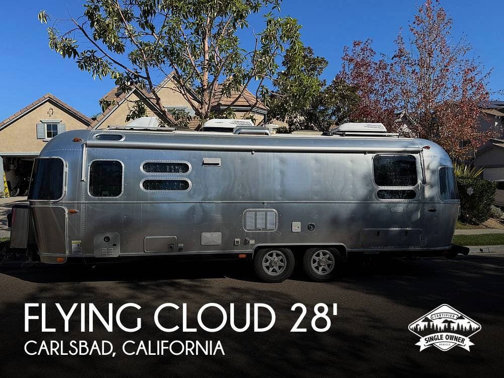 Used 2021  Airstream Flying Cloud 28RB Twin with Washer/Dryer by Airstream from Pop RVs in Carlsbad, CA