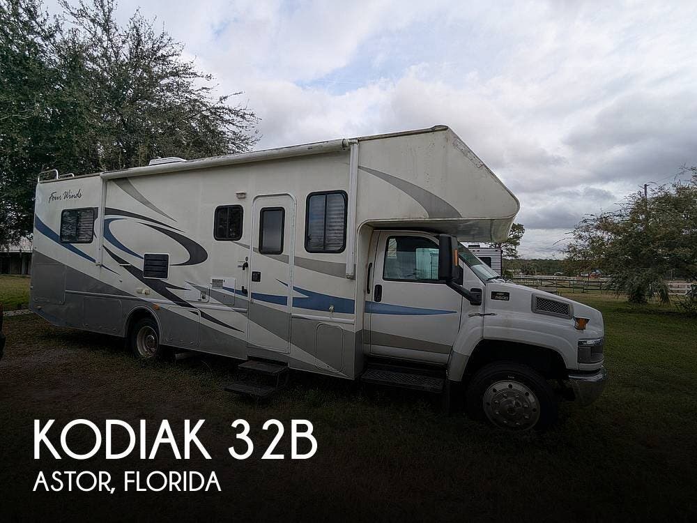 Used 2008 Four Winds  Kodiak 32B available in Astor, Florida