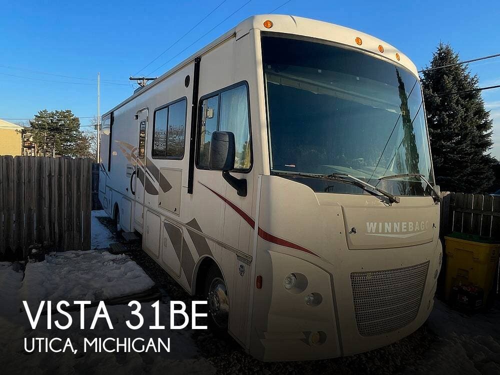 Used 2017 Winnebago Vista 31BE available in Utica, Michigan