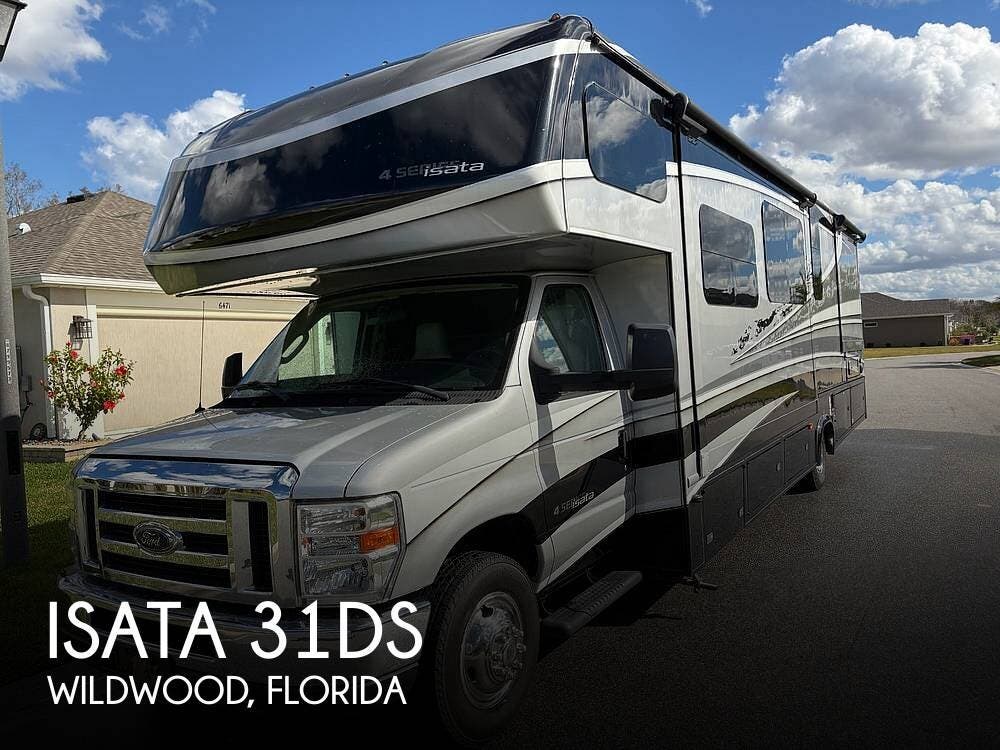 Used 2018 Dynamax Corp  Isata 31DS available in Wildwood, Florida