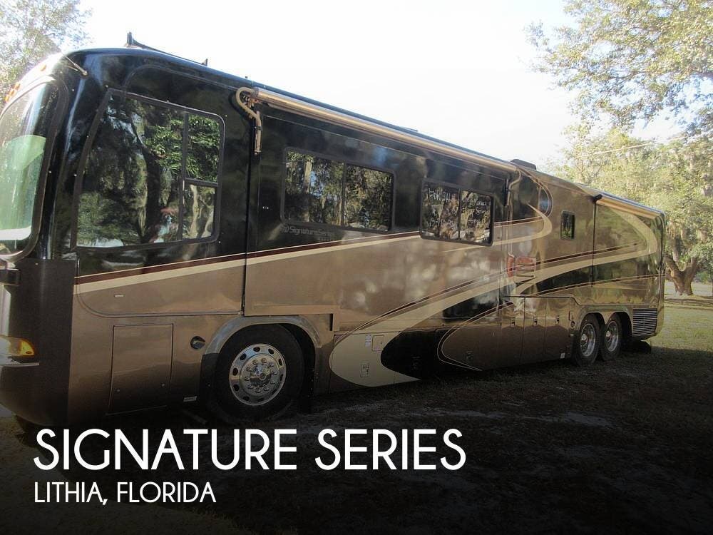 Used 2003 Monaco RV Signature Series Triple Crown available in Lithia, Florida
