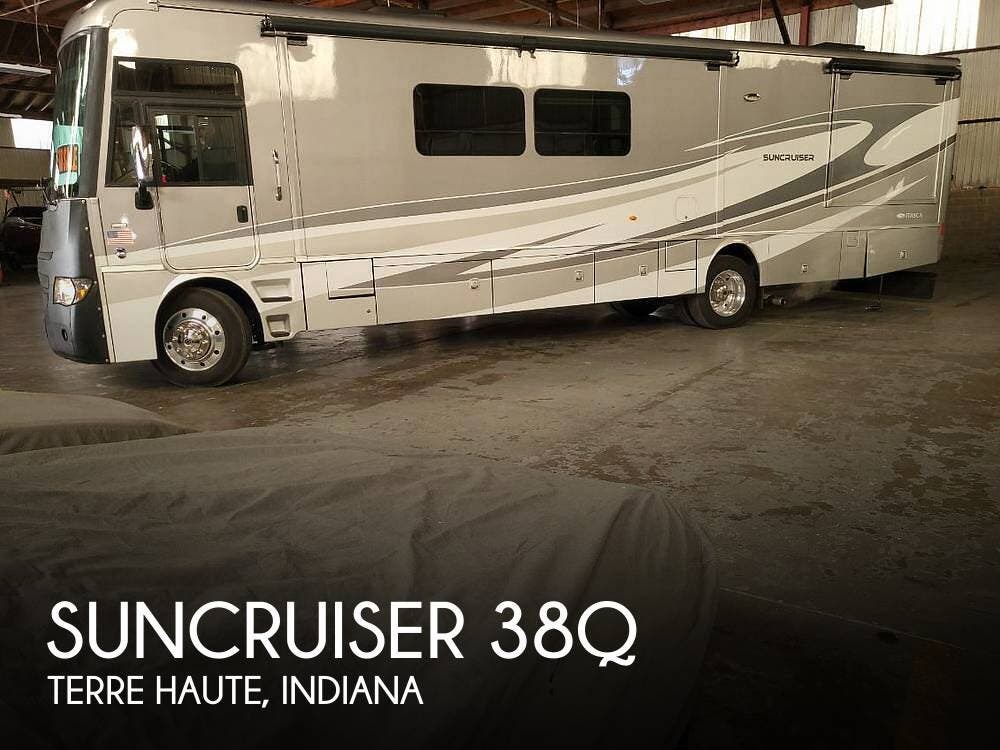 Used 2014 Itasca Suncruiser 38Q available in Terre Haute, Indiana