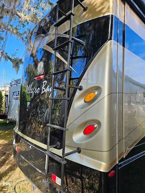 Used 2007 Tiffin Allegro Bay 35TSB available in Dade City, Florida