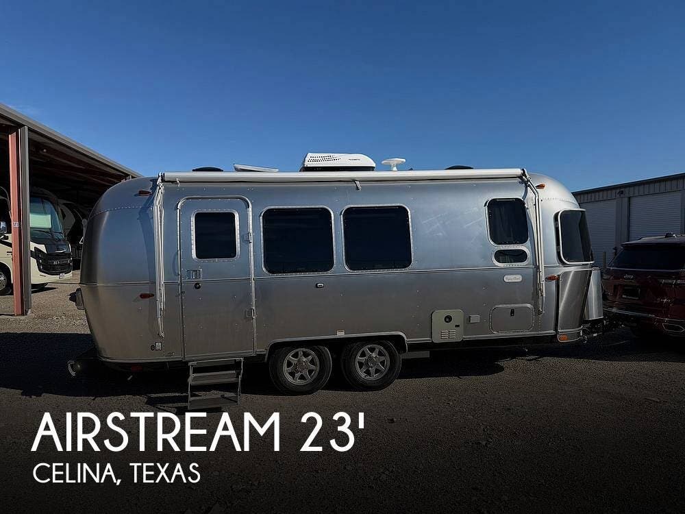 Used 2023 Airstream Flying Cloud 23FB Twin available in Celina, Texas