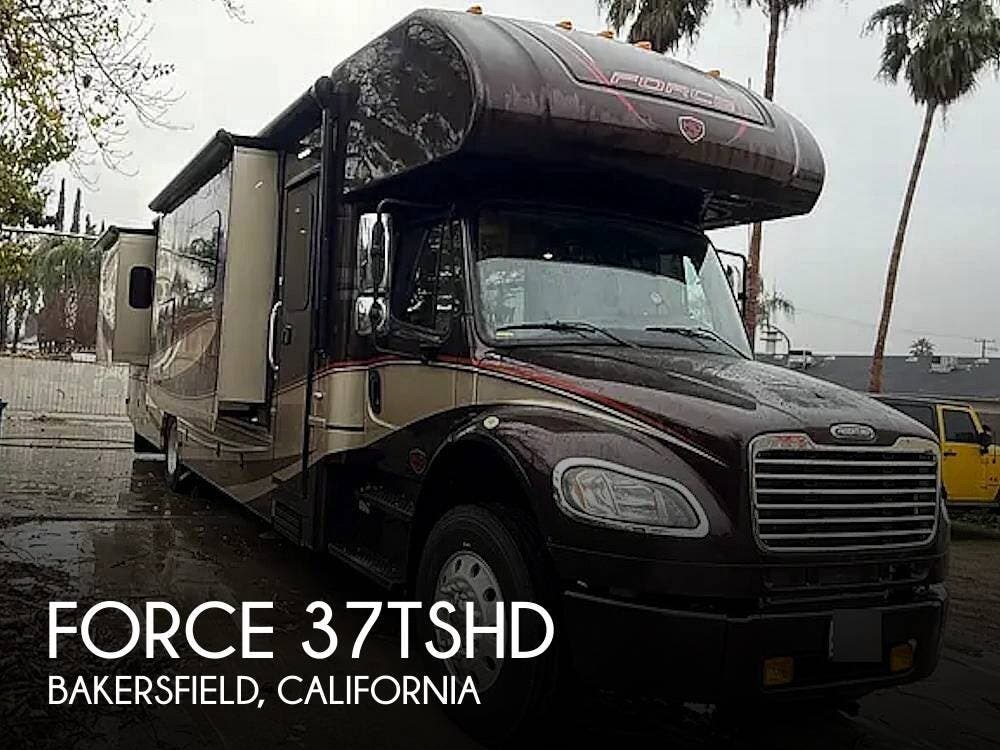 Used 2016 Dynamax Corp Force HD 37TS available in Bakersfield, California