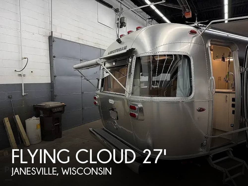 Used 2022 Airstream Flying Cloud 27FB Queen available in Janesville, Wisconsin