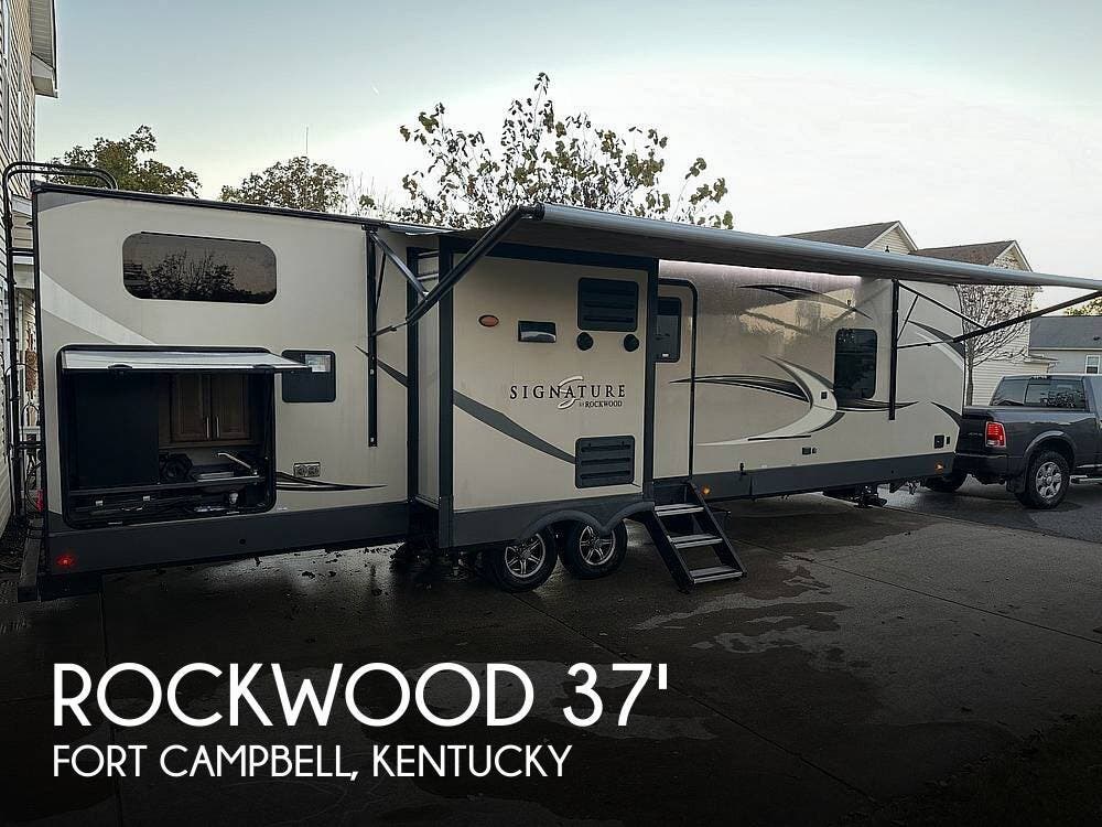 Used 2020 Forest River Rockwood Signature 8327SB available in Fort Campbell, Kentucky