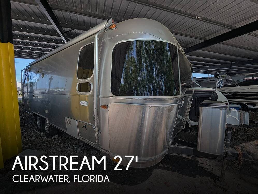 Used 2020 Airstream Flying Cloud Airstream  27FB Twin available in Clearwater, Florida