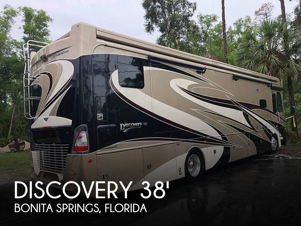Used 2018 Fleetwood Discovery LXE Series M-38K 360hp Freightliner available in Bonita Springs, Florida