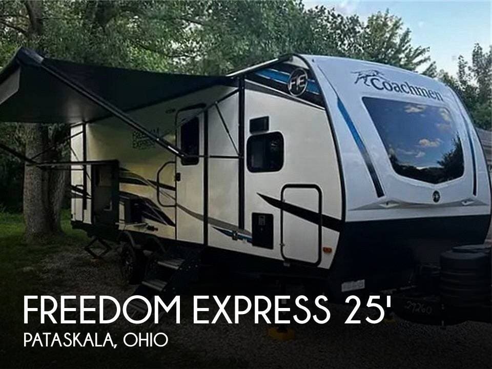 Used 2024 Coachmen Freedom Express Ultra Lite 259FKDS available in Pataskala, Ohio