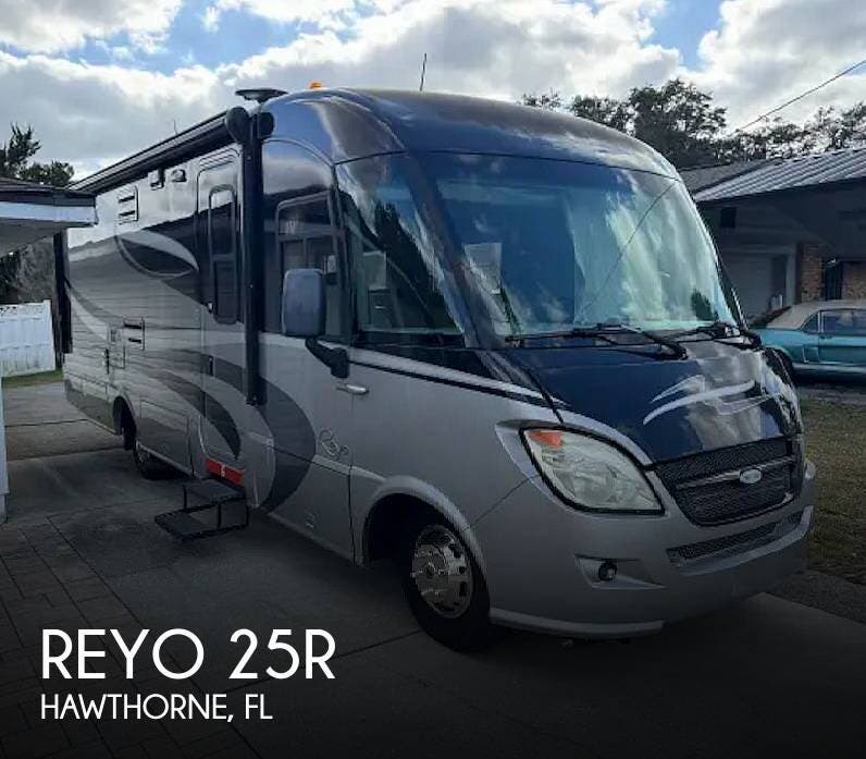 Used 2010 Itasca Reyo 25R available in Hawthorne, Florida