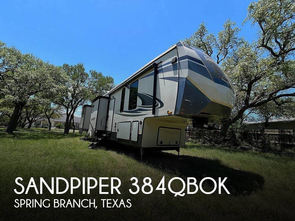 Used 2020  Forest River Sandpiper 384QBOK by Forest River from Pop RVs in Spring Branch, TX