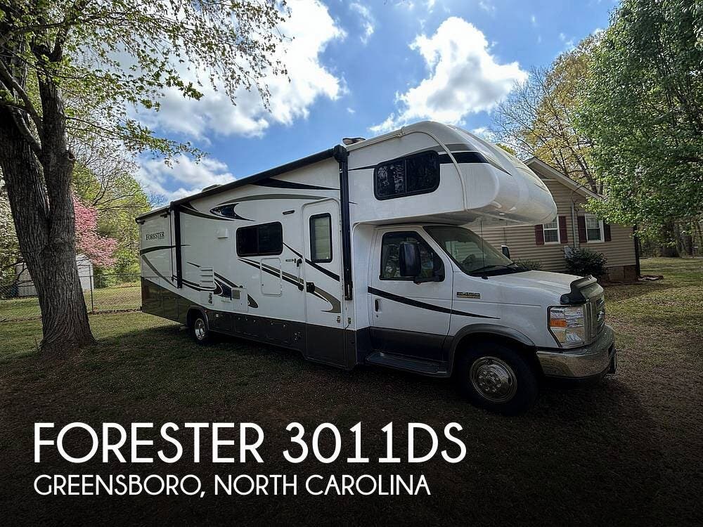 Used 2018  Forest River Forester 3011DS by Forest River from Pop RVs in Greensboro, NC