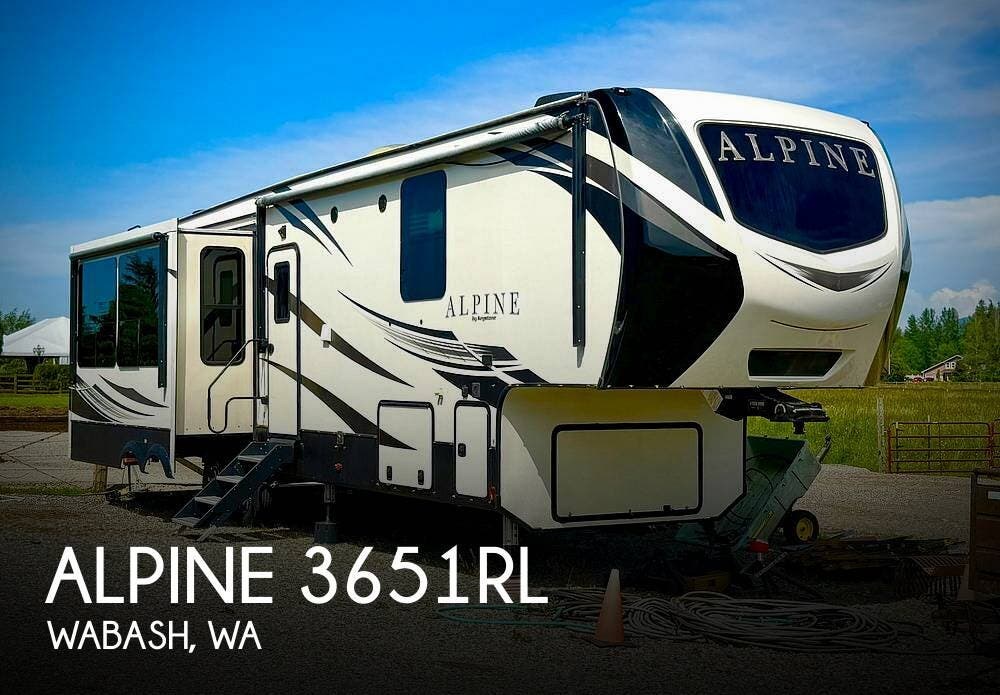 Used 2018 Keystone Alpine 3651RL available in Enumclaw, Washington