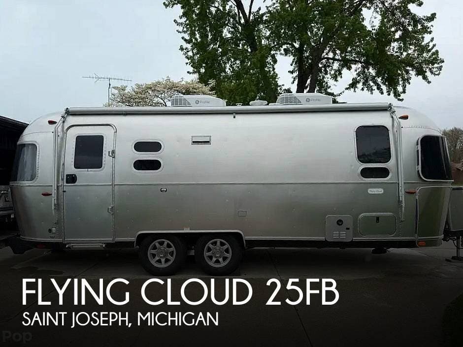 Used 2024 Airstream Flying Cloud 25FB available in Saint Joseph, Michigan