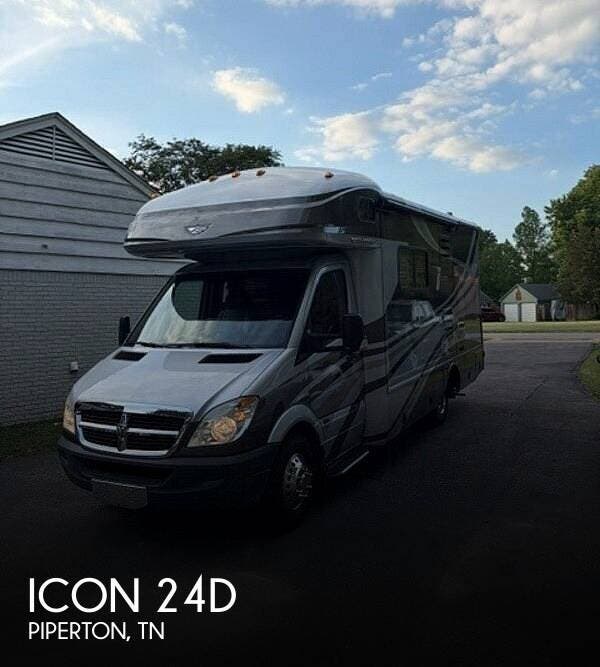 Used 2010 Fleetwood Icon 24D available in Collierville, Tennessee