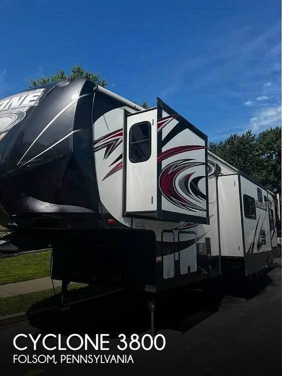 Used 2015 Heartland Cyclone 3800 available in Folsom, Pennsylvania