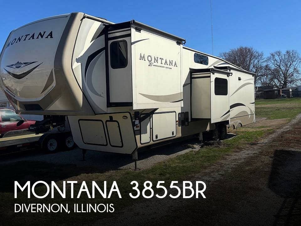 Used 2019 Keystone Montana 3855BR available in Divernon, Illinois