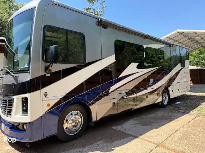 Used 2019 Holiday Rambler Vacationer 33C available in Sarasota, Florida