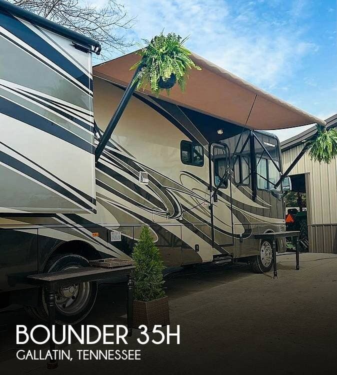 Used 2010 Fleetwood Bounder 35H available in Gallatin, Tennessee