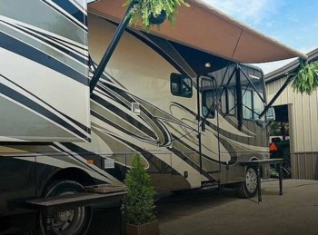 Used 2010 Fleetwood Bounder 35H available in Gallatin, Tennessee