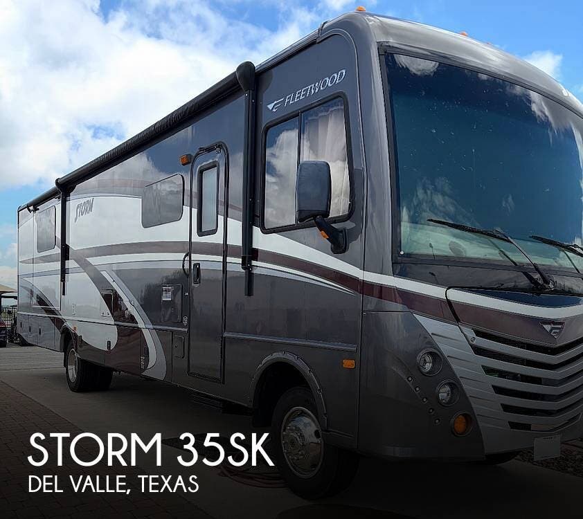Used 2016 Fleetwood Storm 35SK available in Del Valle, Texas