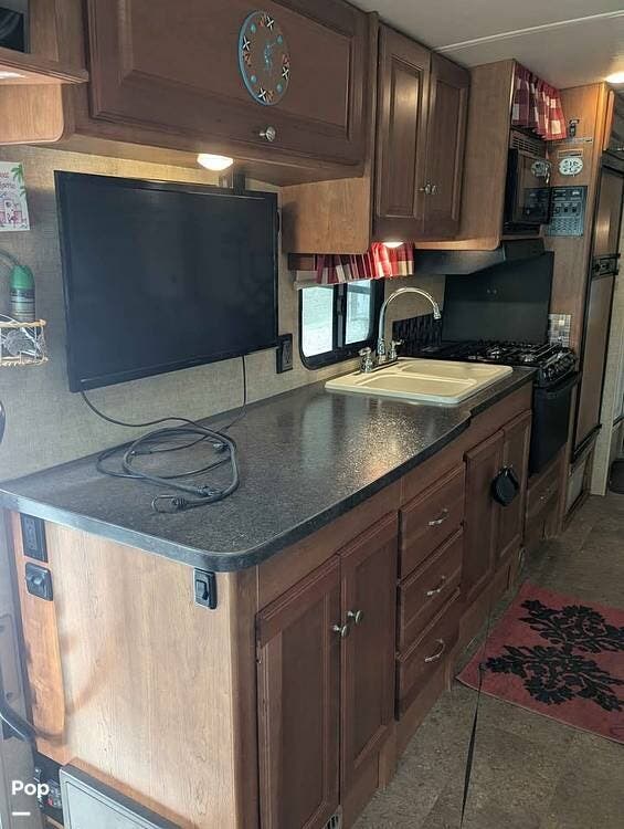 Used 2017 Winnebago Sunstar 31be available in Loveland, Colorado