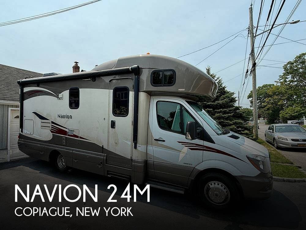 Used 2014 Itasca Navion 24M available in Copiague, New York