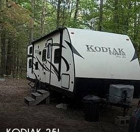 Used 2016 Dutchmen Kodiak Express 255BHSL available in Mears, Michigan