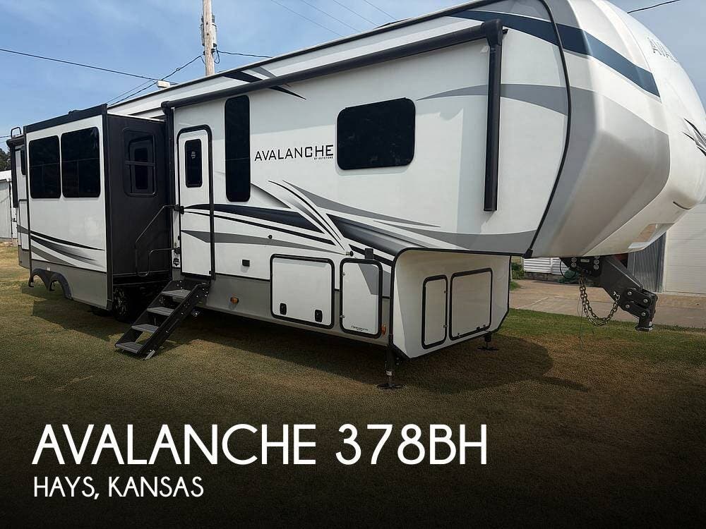 Used 2022 Keystone Avalanche 378BH available in Hays, Kansas