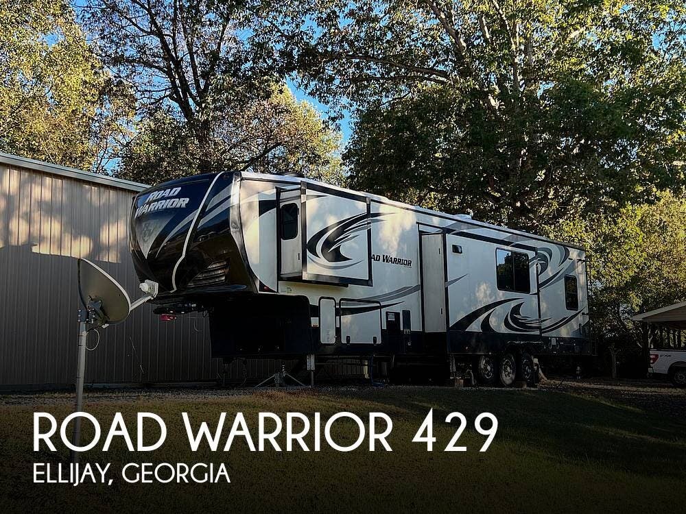 Used 2018 Heartland Road Warrior 429 available in Ellijay, Georgia