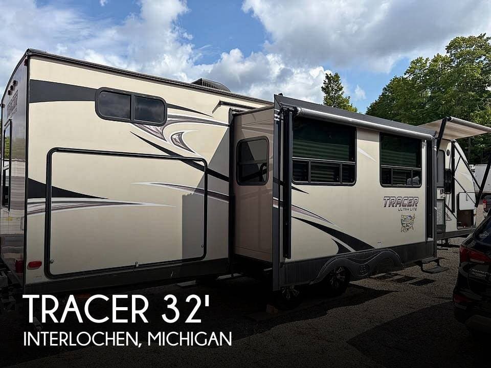 Used 2017 Prime Time Tracer Ultra Lite Executive Series 3250BHD available in Interlochen, Michigan
