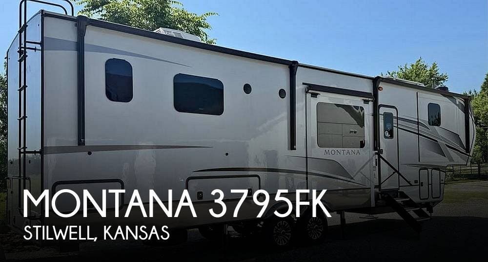 Used 2024  Keystone Montana 3795FK by Keystone from Pop RVs in Stilwell, KS