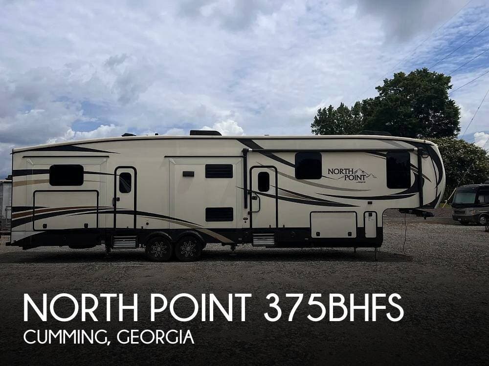 Used 2017  Jayco North Point 375BHFS by Jayco from Pop RVs in Cumming, GA