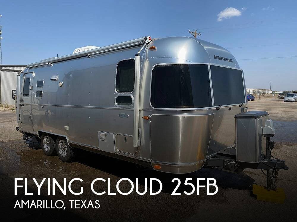 Used 2016  Airstream Flying Cloud 25FB by Airstream from Pop RVs in Amarillo, TX