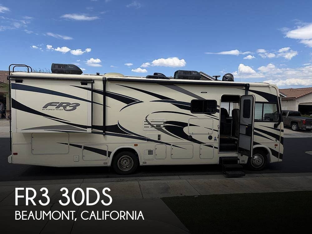 Used 2019  Forest River FR3 30DS by Forest River from Pop RVs in Beaumont, CA