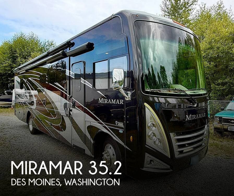Used 2022  Thor Motor Coach Miramar 35.2 by Thor Motor Coach from Pop RVs in Des Moines, WA