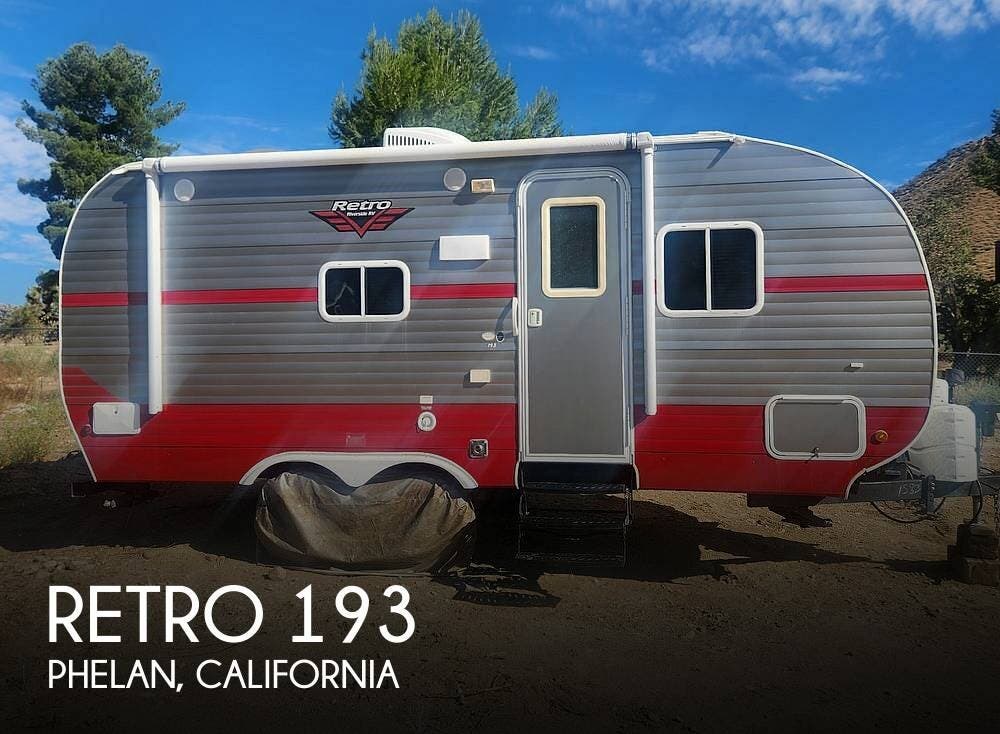 Used 2020  Riverside RV Retro 193 by Riverside RV from Pop RVs in Phelan, CA