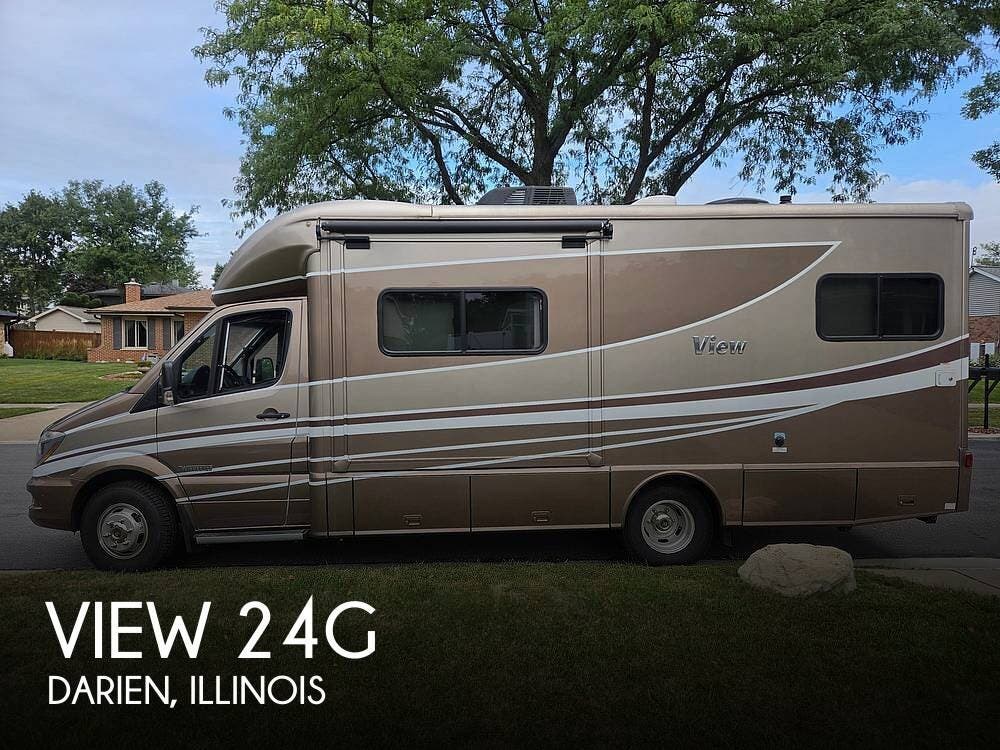 Used 2018  Winnebago View 24G by Winnebago from Pop RVs in Darien, IL