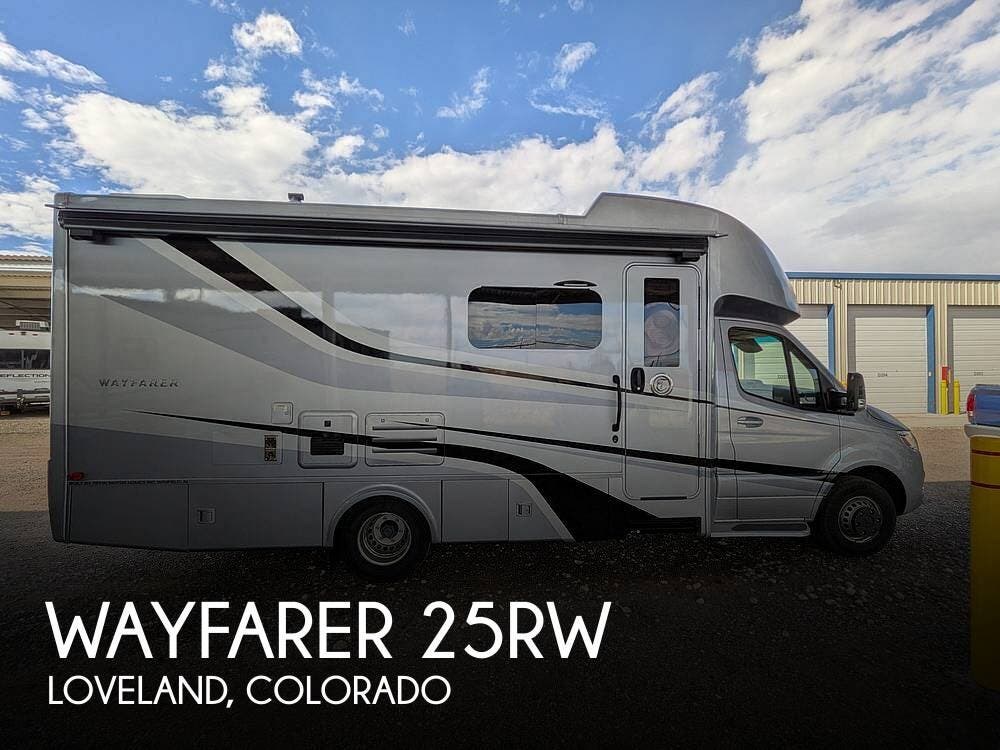 Used 2021  Tiffin Wayfarer 25RW by Tiffin from Pop RVs in Loveland, CO