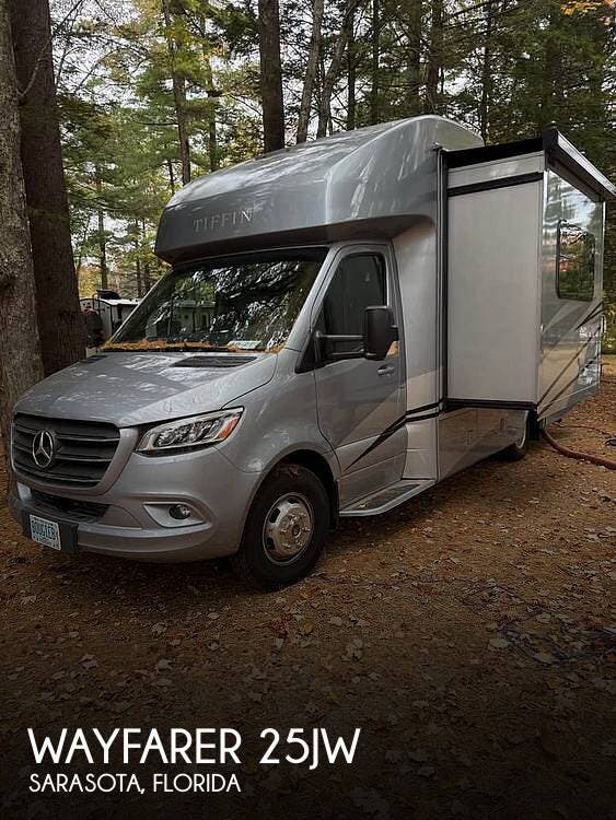 Used 2023  Tiffin Wayfarer 25JW by Tiffin from Pop RVs in Sarasota, FL