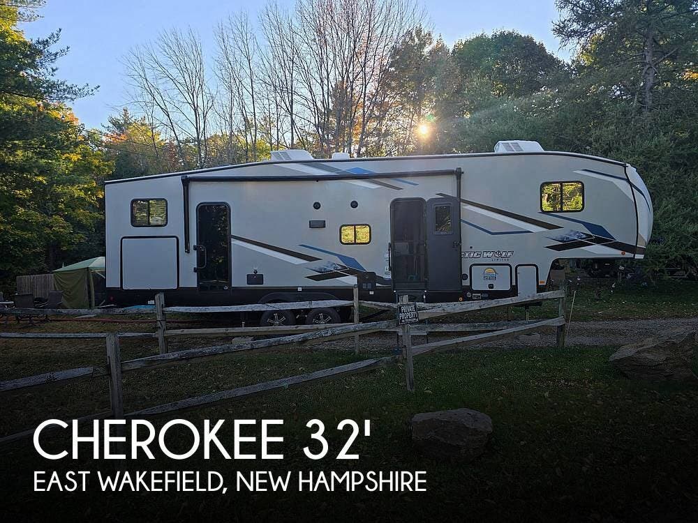 Used 2023  Forest River Cherokee artic wolf 321bh by Forest River from Pop RVs in East Wakefield, NH