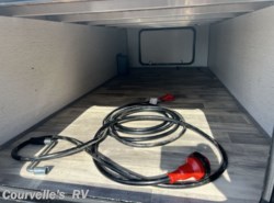 Used 2022 Dutchmen Kodiak SE 27SBH available in Opelousas, Louisiana