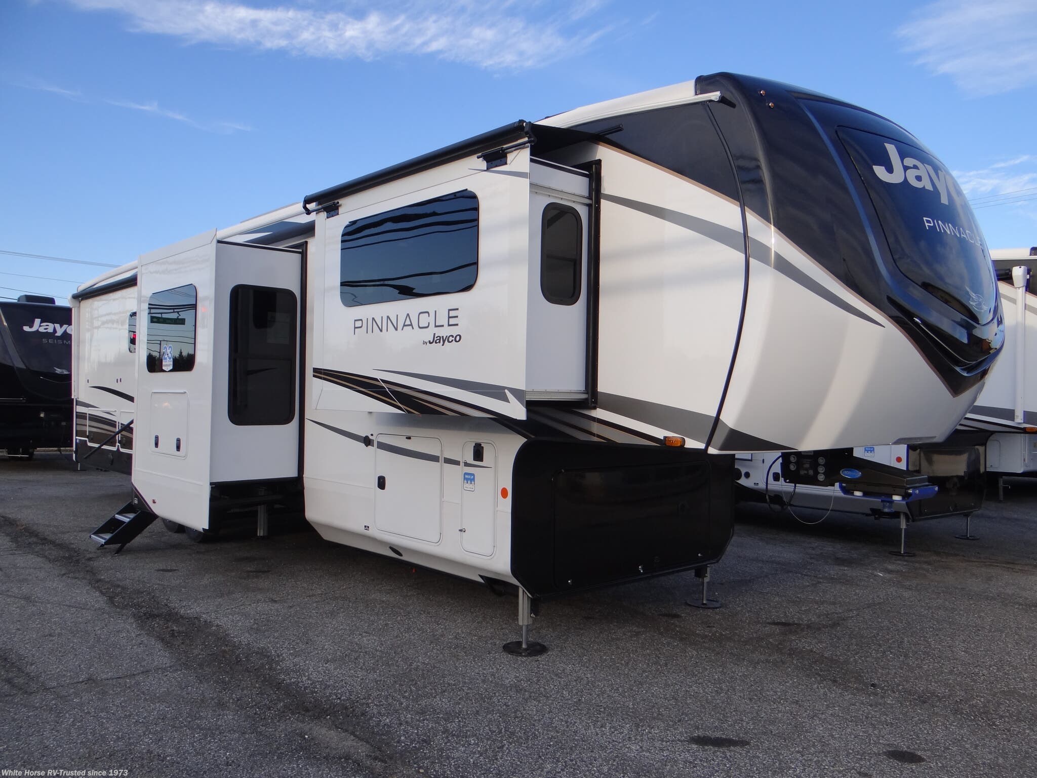 New 2026 Jayco Pinnacle 39FLOK available in Williamstown, New Jersey