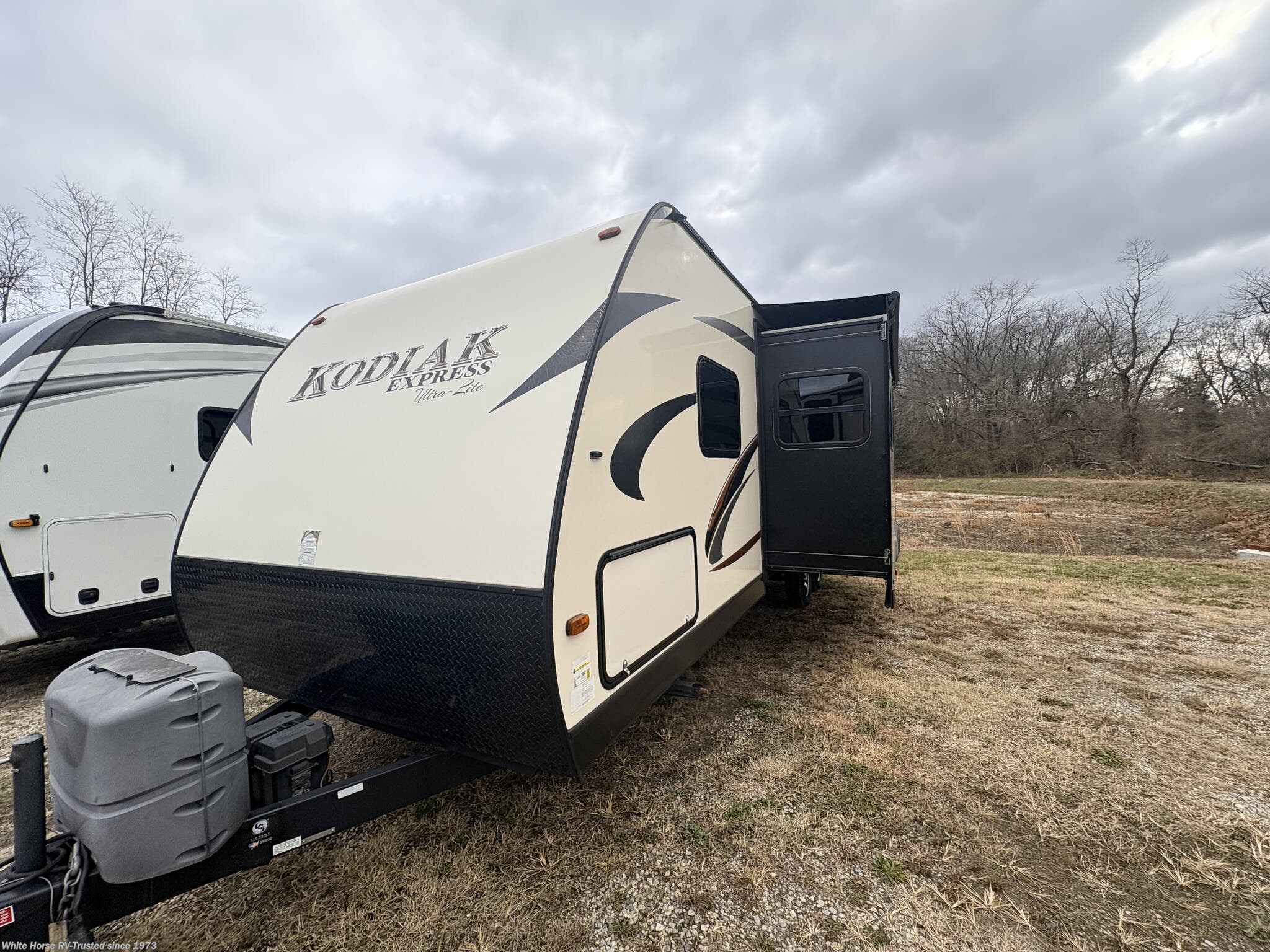 Used 2016 Dutchmen Kodiak Express 286BHSL available in Williamstown, New Jersey