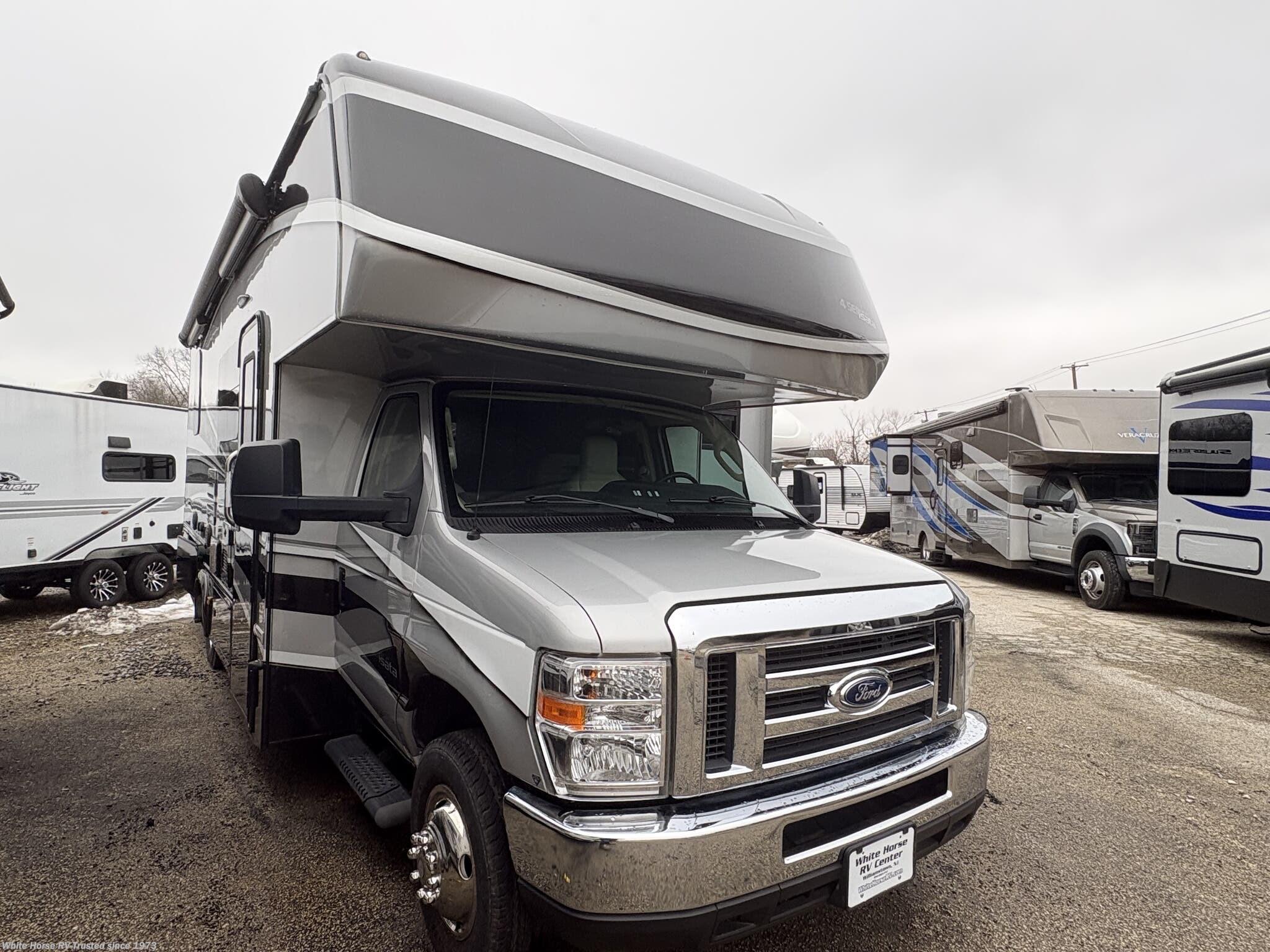 Used 2019 Dynamax Corp Isata 4 Series 25FW available in Williamstown, New Jersey