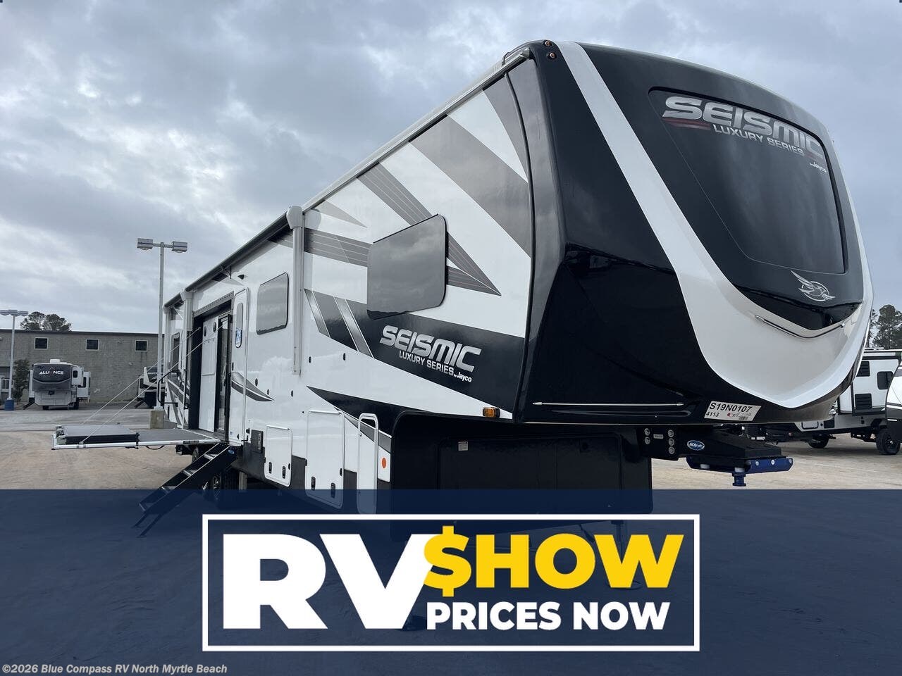 New 2025 Jayco Seismic Luxury Series 4113 available in Longs, South Carolina