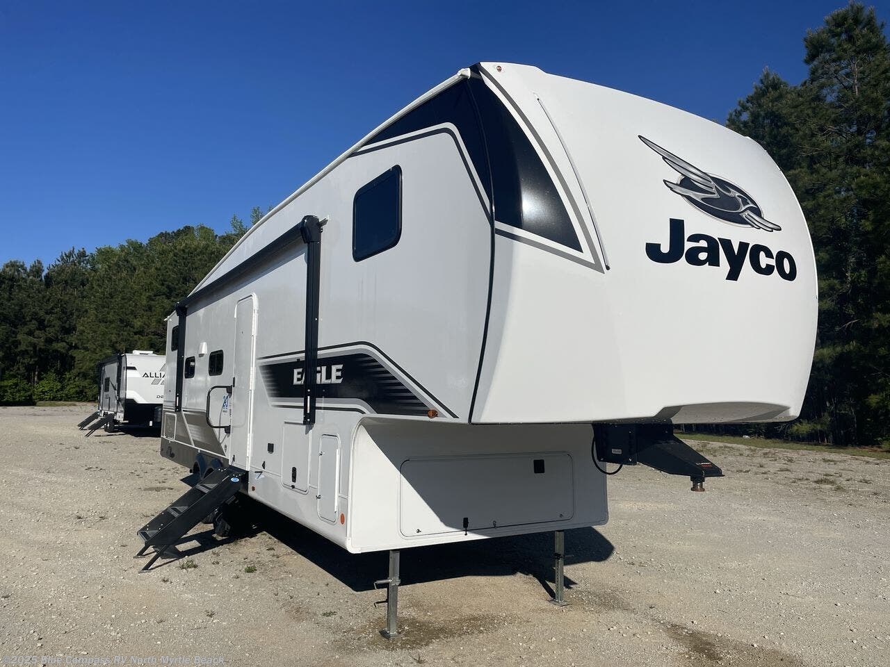 New 2025 Jayco Eagle SLE 28BHU available in Longs, South Carolina